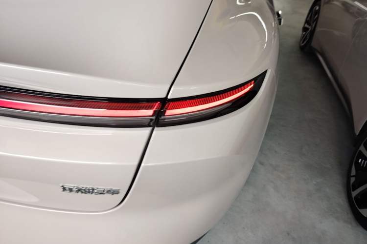 Used Nio ET5 2022 75 kWh Exterior 3