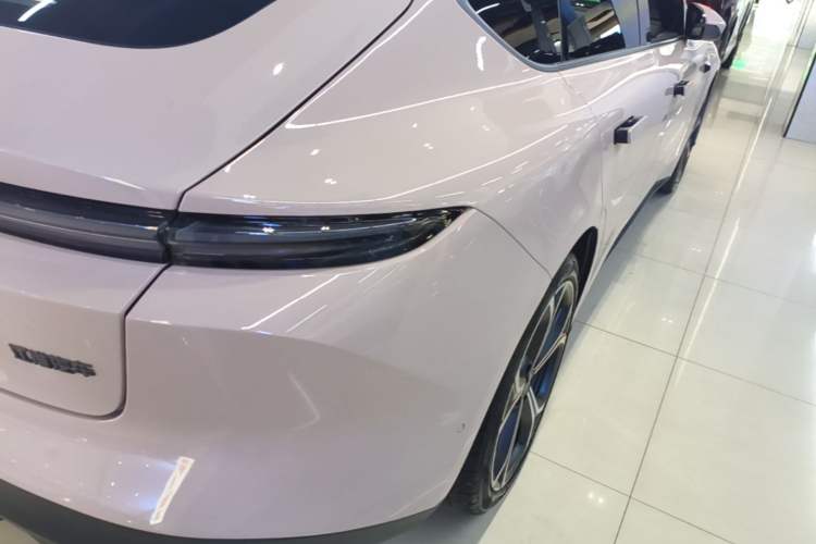 Used Nio ET5 2022 75 kWh Exterior 3