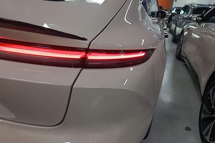 Used Nio ET5 2022 75 kWh Exterior 3