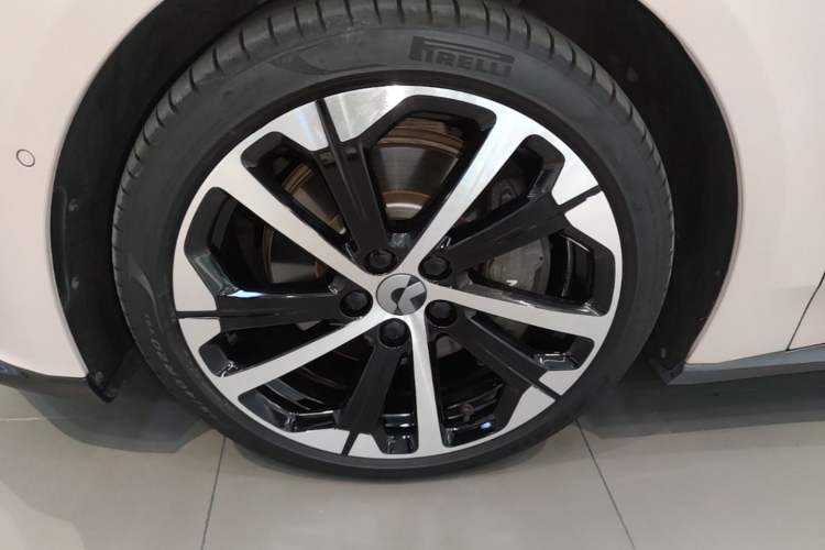 Used Nio ET5 2022 75 kWh Exterior 4