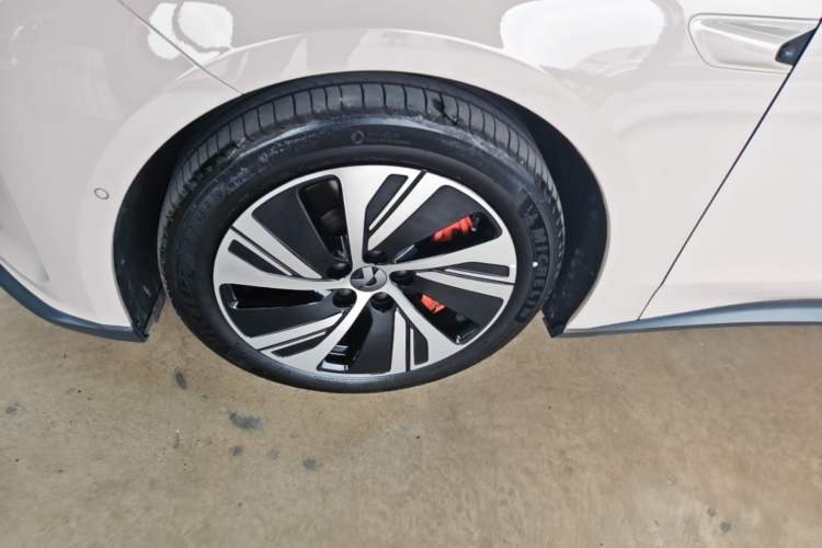 Used Nio ET5 2022 75 kWh Exterior 4