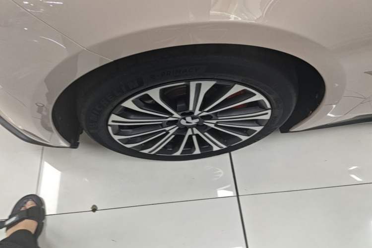 Used Nio ET5 2022 75 kWh Exterior 4