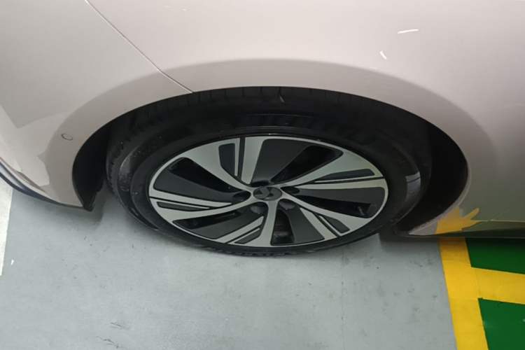 Used Nio ET5 2022 75 kWh Exterior 4