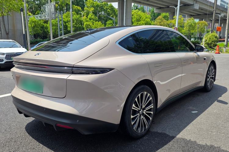 Used Nio ET5 2022 75 kWh Exterior 4