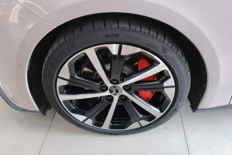 Used Nio ET5 2022 75 kWh Exterior 4