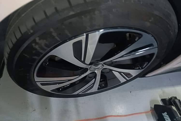 Used Nio ET5 2022 75 kWh Exterior 4