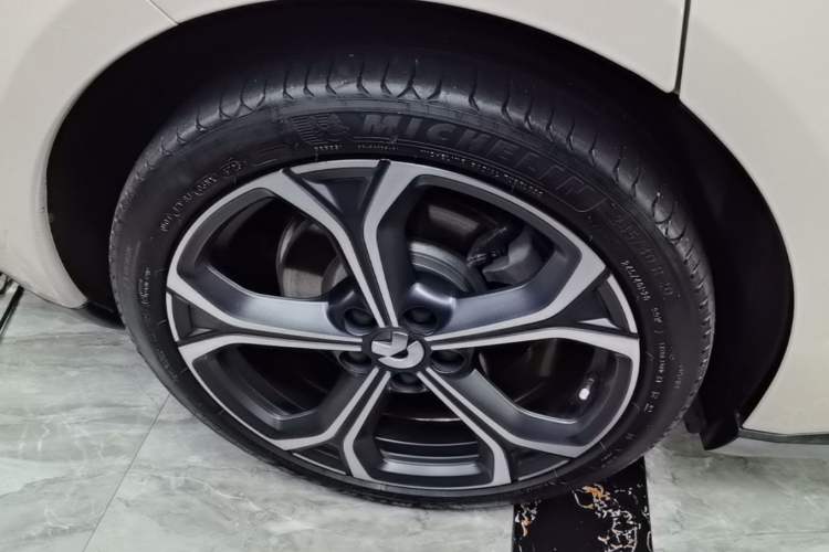 Used Nio ET5 2022 75 kWh Exterior 5