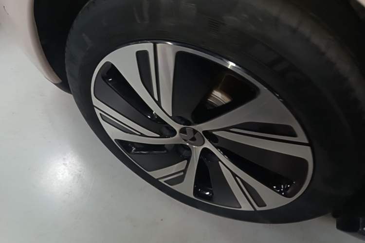 Used Nio ET5 2022 75 kWh Exterior 5