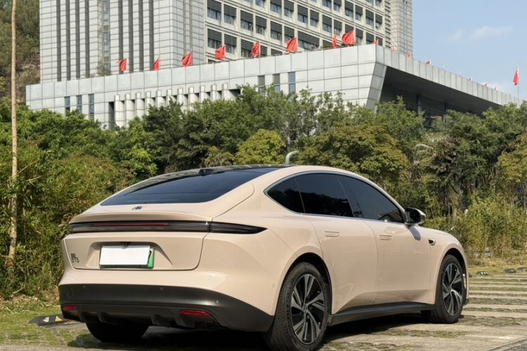 Used Nio ET5 2022 75 kWh Exterior 7