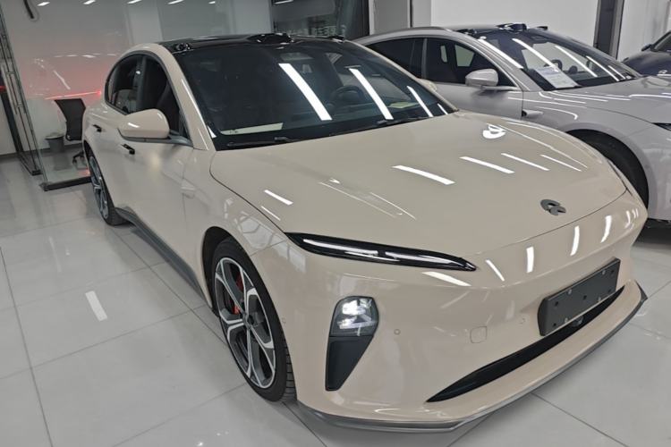 Used Nio ET5 2022 75 kWh Front Right 45 Deg