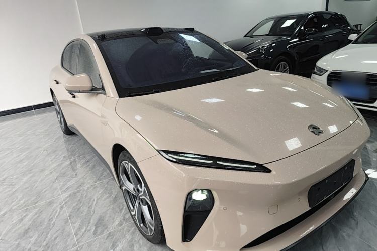 Used Nio ET5 2022 75 kWh Front Right 45 Deg