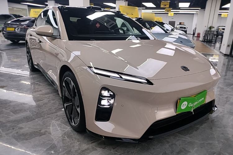 Used Nio ET5 2022 75 kWh Front Right 45 Deg