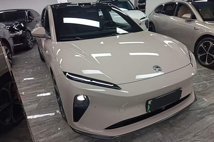 Used Nio ET5 2022 75 kWh Front Right 45 Deg