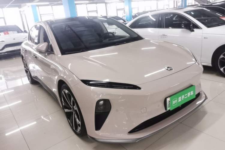 Used Nio ET5 2022 75 kWh Front Right 45 Deg