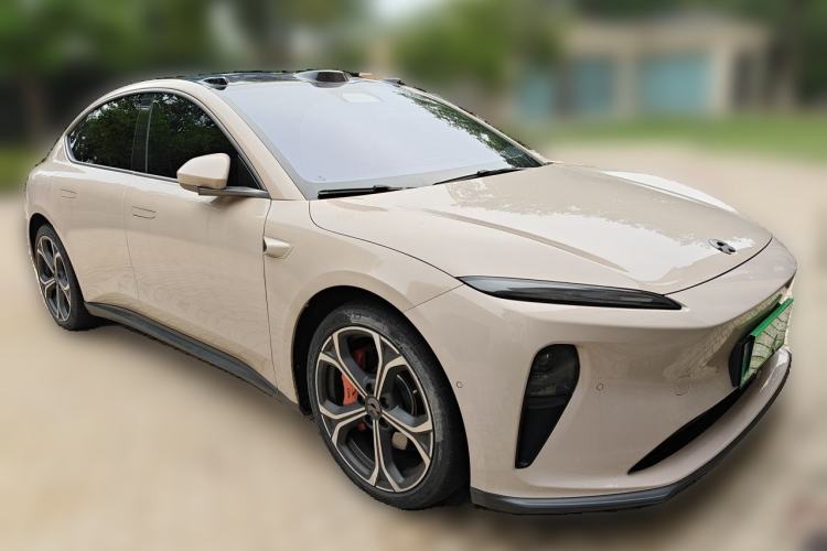 Used Nio ET5 2022 75 kWh Front Right 45 Deg