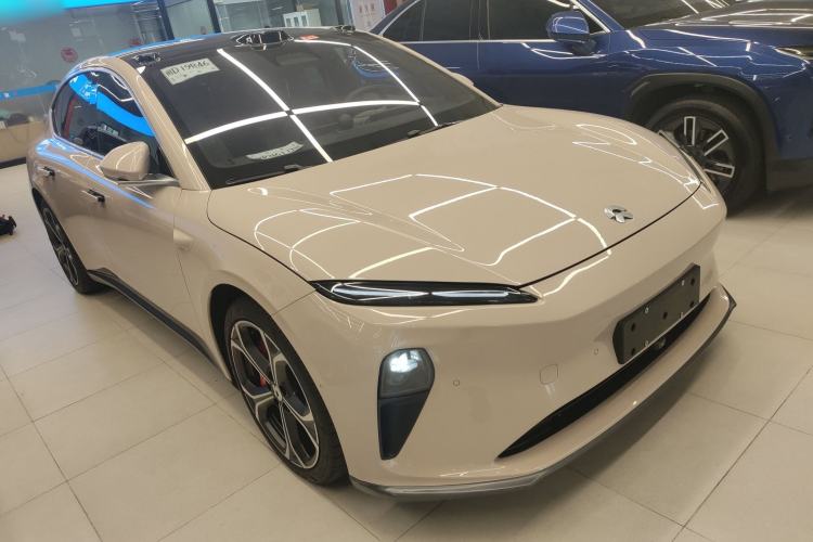 Used Nio ET5 2022 75 kWh Front Right 45 Deg