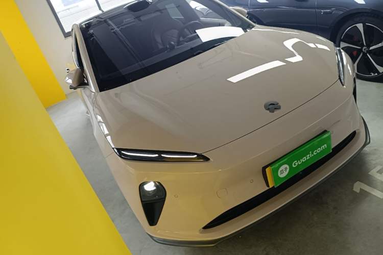 Used Nio ET5 2022 100 kWh Front Right 45 Deg