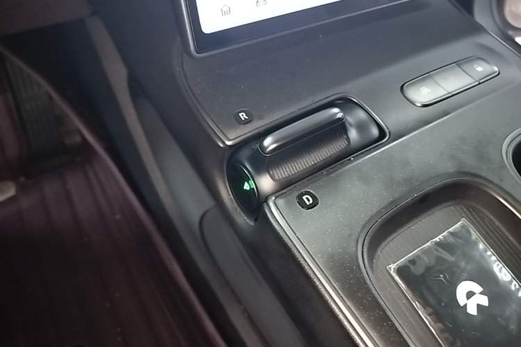Used Nio ET5 2022 75 kWh Gear Lever