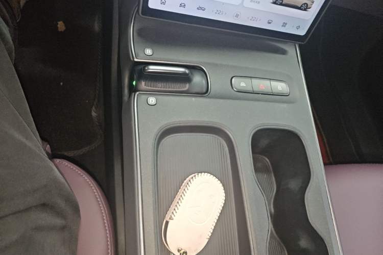 Used Nio ET5 2022 75 kWh Gear Lever