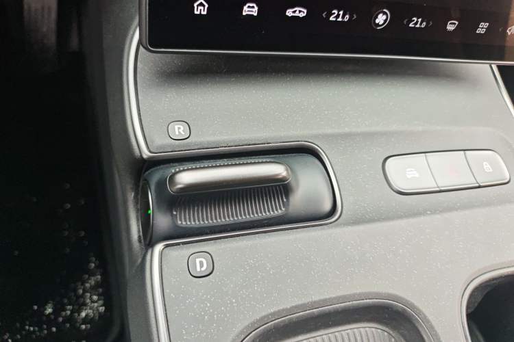 Used Nio ET5 2022 75 kWh Gear Lever