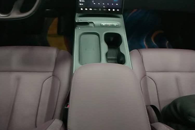 Used Nio ET5 2022 75 kWh Gear Lever