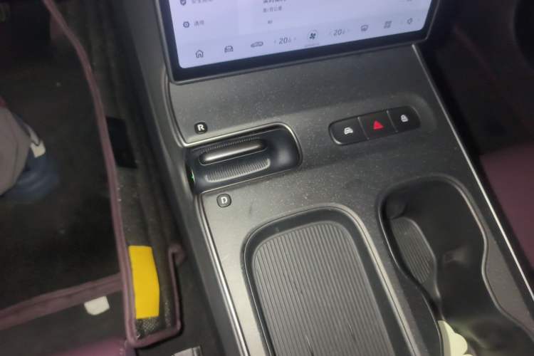 Used Nio ET5 2022 75 kWh Gear Lever
