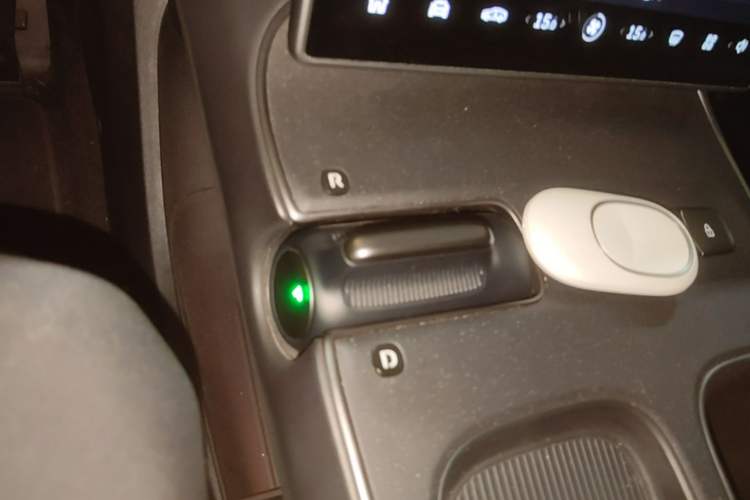 Used Nio ET5 2022 75 kWh Gear Lever