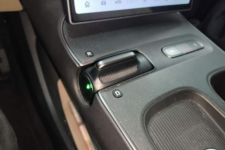 Used Nio ET5 2022 75 kWh Gear Lever