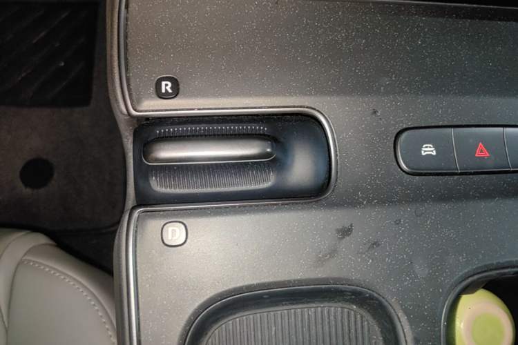 Used Nio ET5 2022 75 kWh Gear Lever
