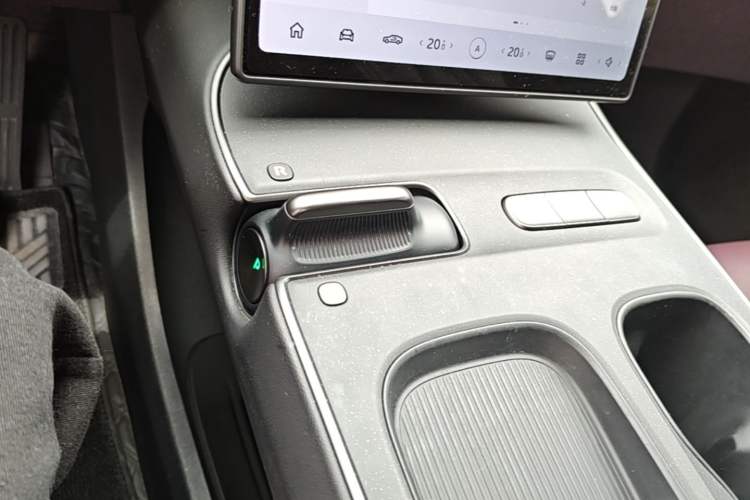 Used Nio ET5 2022 75 kWh Gear Lever