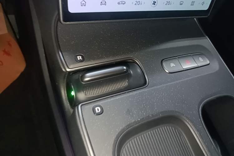 Used Nio ET5 2022 75 kWh Gear Lever
