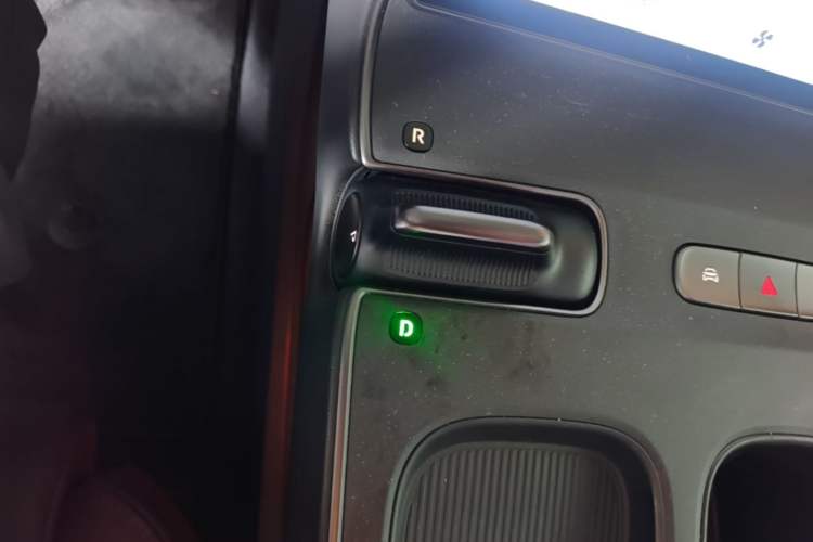 Used Nio ET5 2022 75 kWh Gear Lever