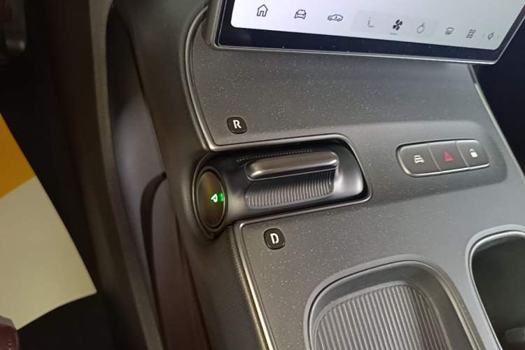 Used Nio ET5 2022 100 kWh Gear Lever