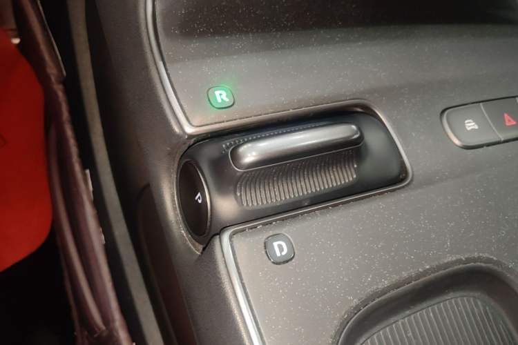 Used Nio ET5 2022 75 kWh Gear Lever