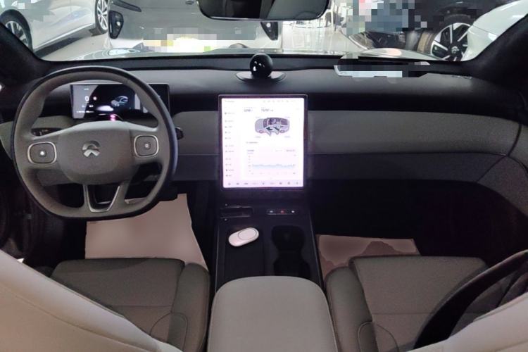 Used Nio ET5 2022 75 kWh Center Console