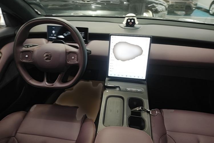 Used Nio ET5 2022 75 kWh Center Console