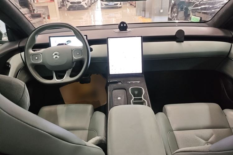 Used Nio ET5 2022 75 kWh Center Console