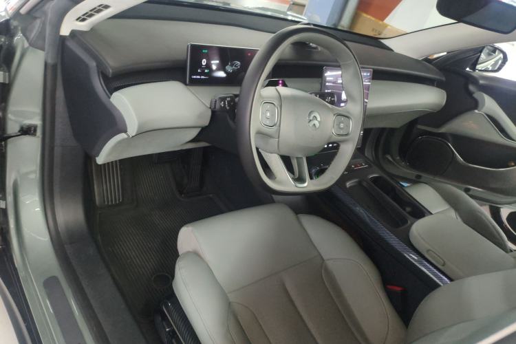 Used Nio ET5 2022 75 kWh Center Console