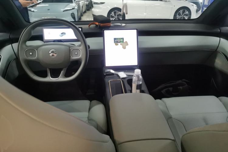 Used Nio ET5 2022 75 kWh Center Console