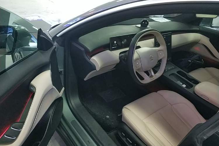Used Nio ET5 2022 75 kWh Driver Seat
