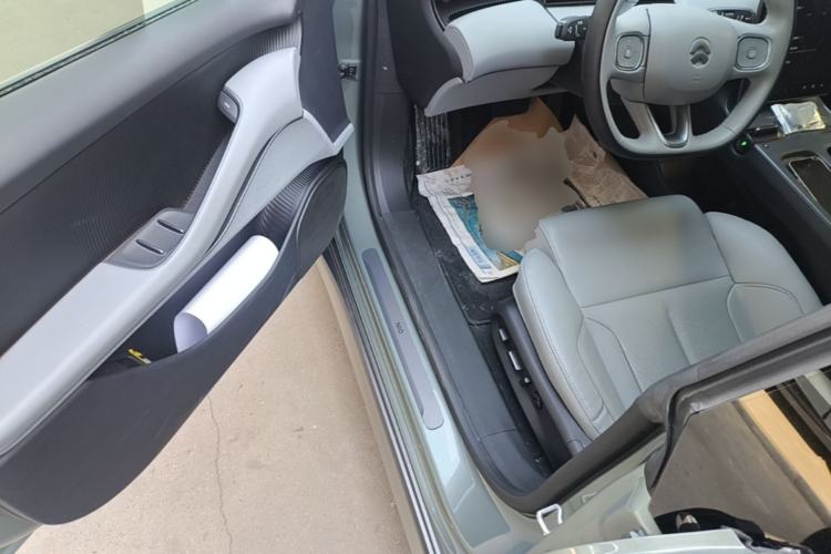 Used Nio ET5 2022 75 kWh Driver Seat