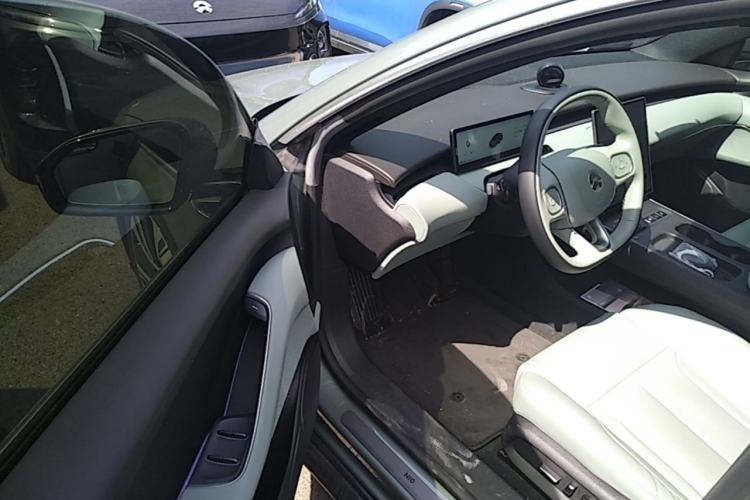 Used Nio ET5 2022 75 kWh Driver Seat