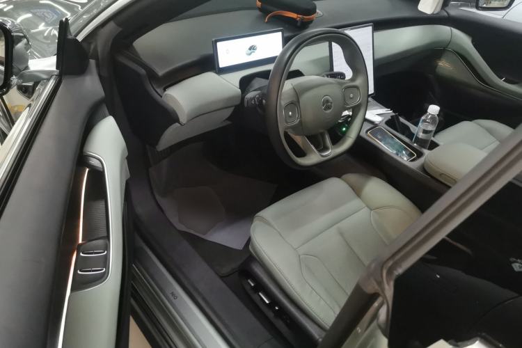 Used Nio ET5 2022 75 kWh Driver Seat