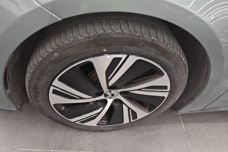 Used Nio ET5 2022 75 kWh Exterior 1
