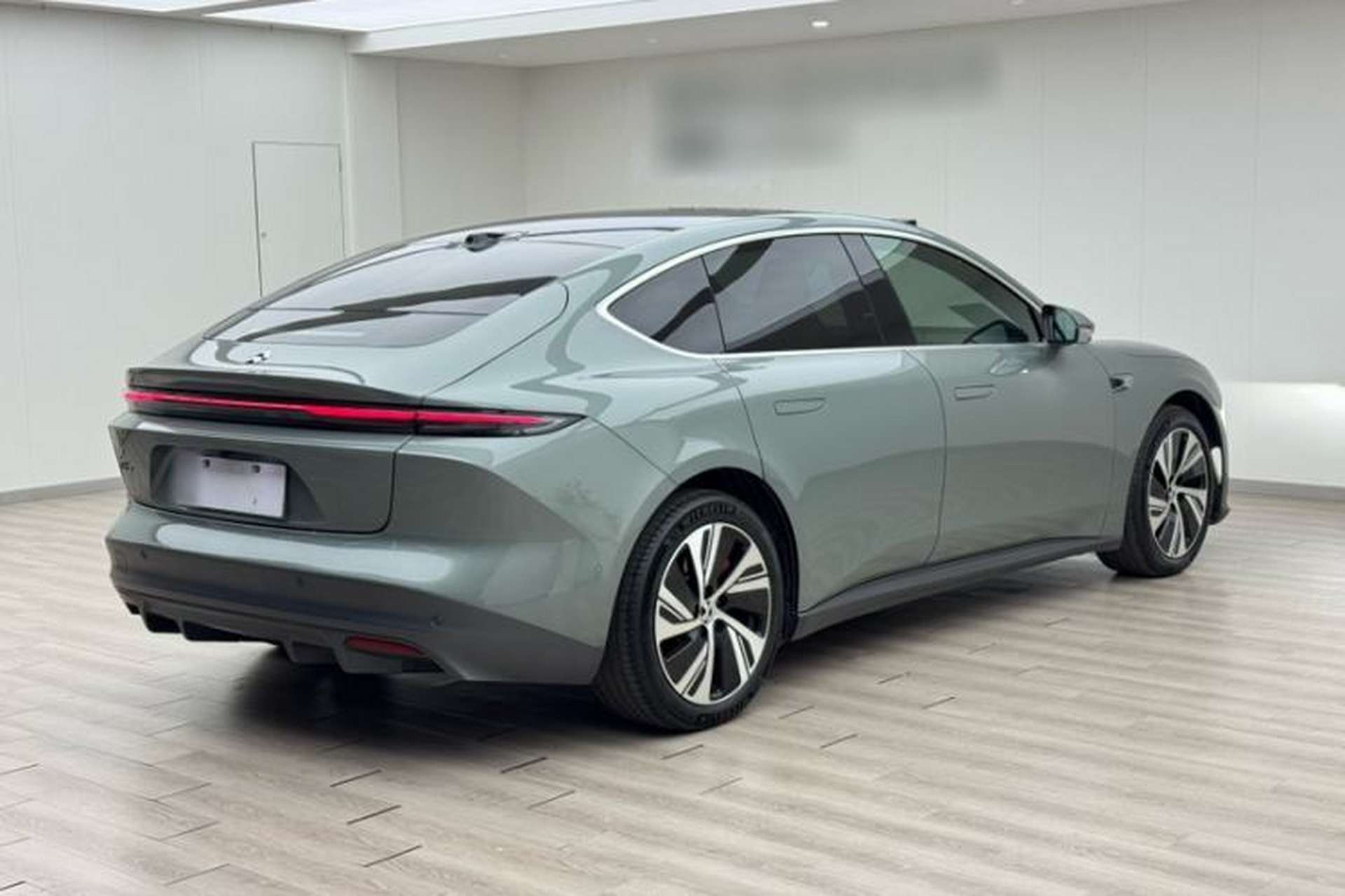Used Nio ET5 2022 75 kWh Exterior 3