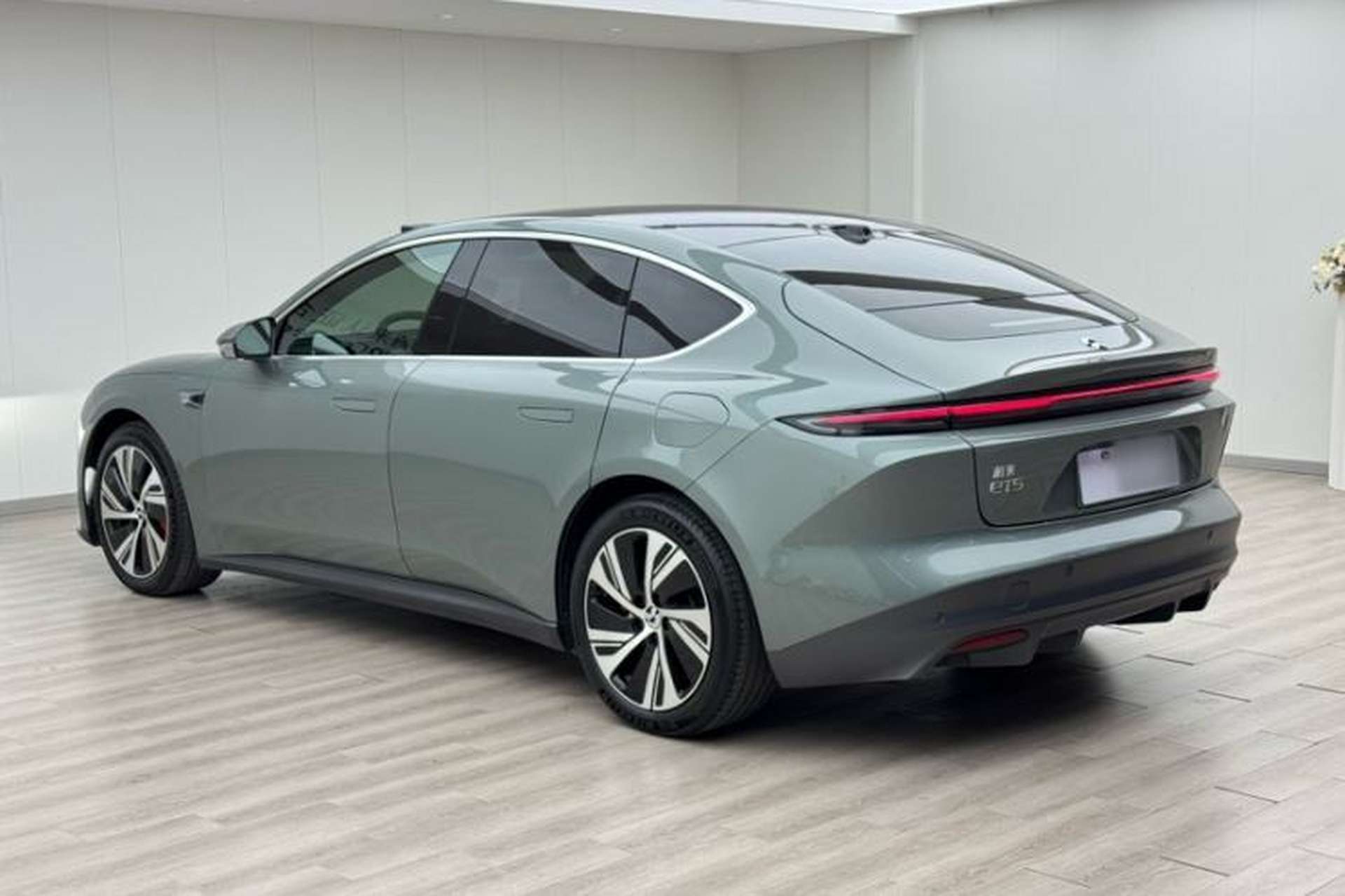 Used Nio ET5 2022 75 kWh Exterior 4