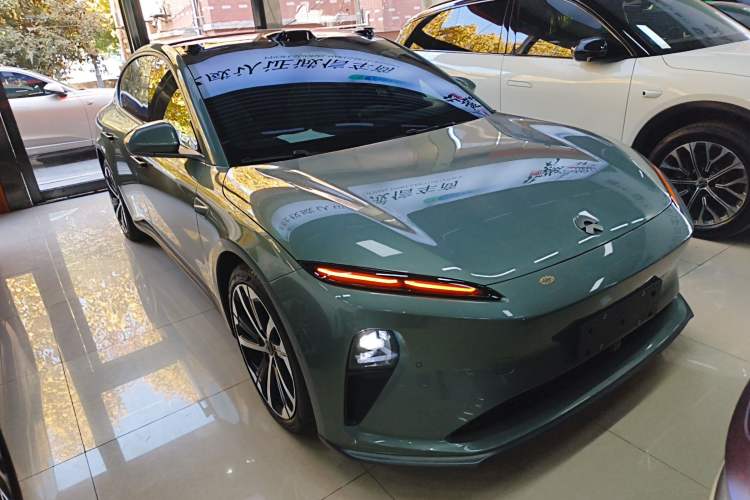 Used Nio ET5 2022 75 kWh Front Right 45 Deg