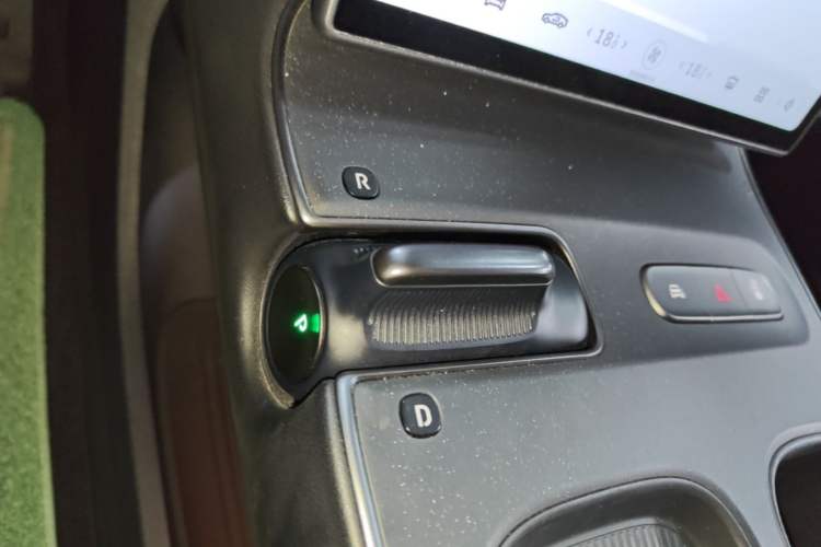 Used Nio ET5 2022 75 kWh Gear Lever