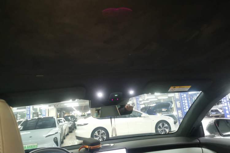 Used Nio ET5 2022 75 kWh Headliner