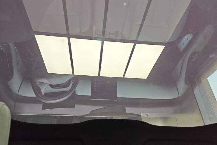 Used Nio ET5 2022 75 kWh Headliner